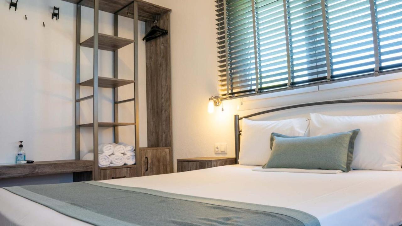 וורוורו Alexandros Hotel Apartments מראה חיצוני תמונה