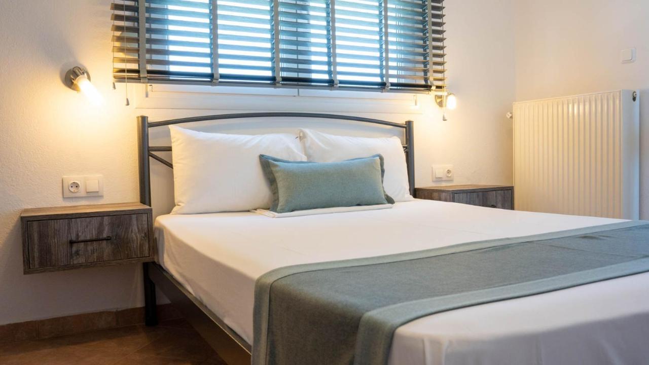 וורוורו Alexandros Hotel Apartments מראה חיצוני תמונה