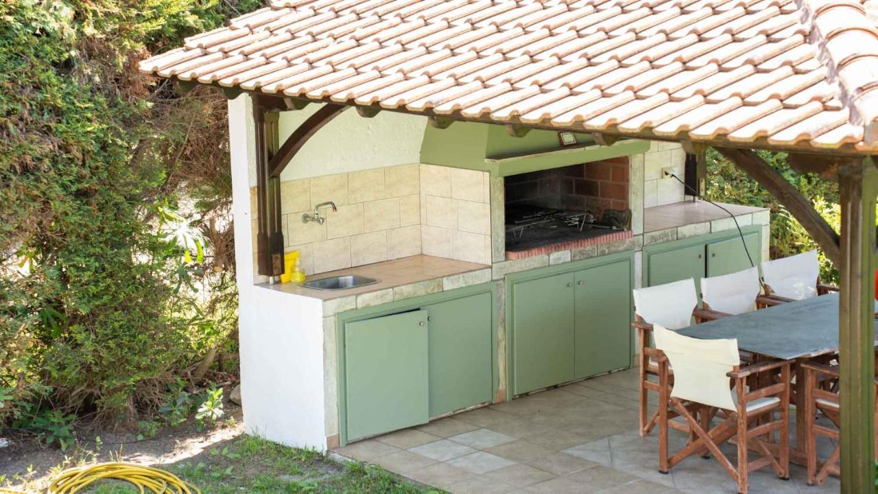 וורוורו Alexandros Hotel Apartments מראה חיצוני תמונה
