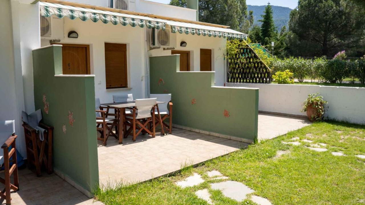 וורוורו Alexandros Hotel Apartments מראה חיצוני תמונה