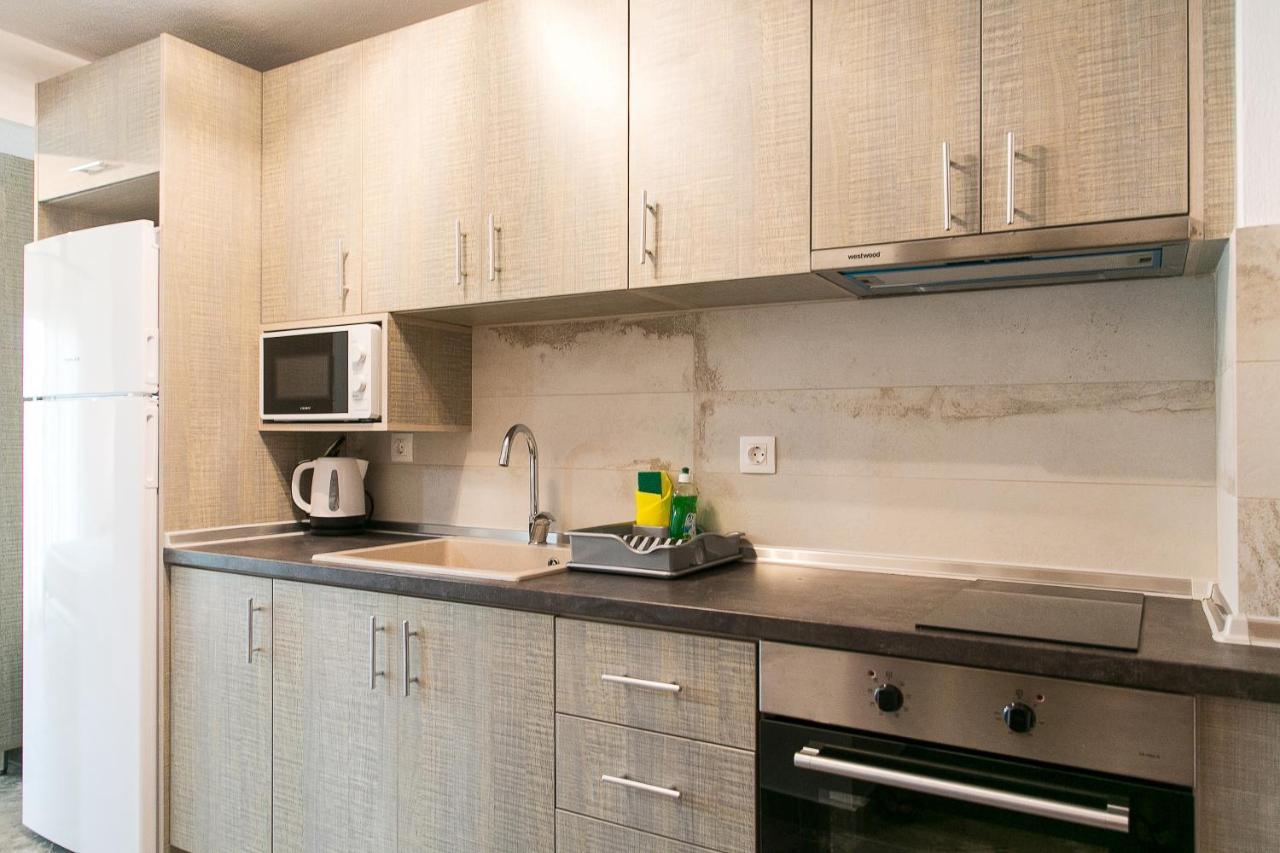 וורוורו Alexandros Hotel Apartments מראה חיצוני תמונה