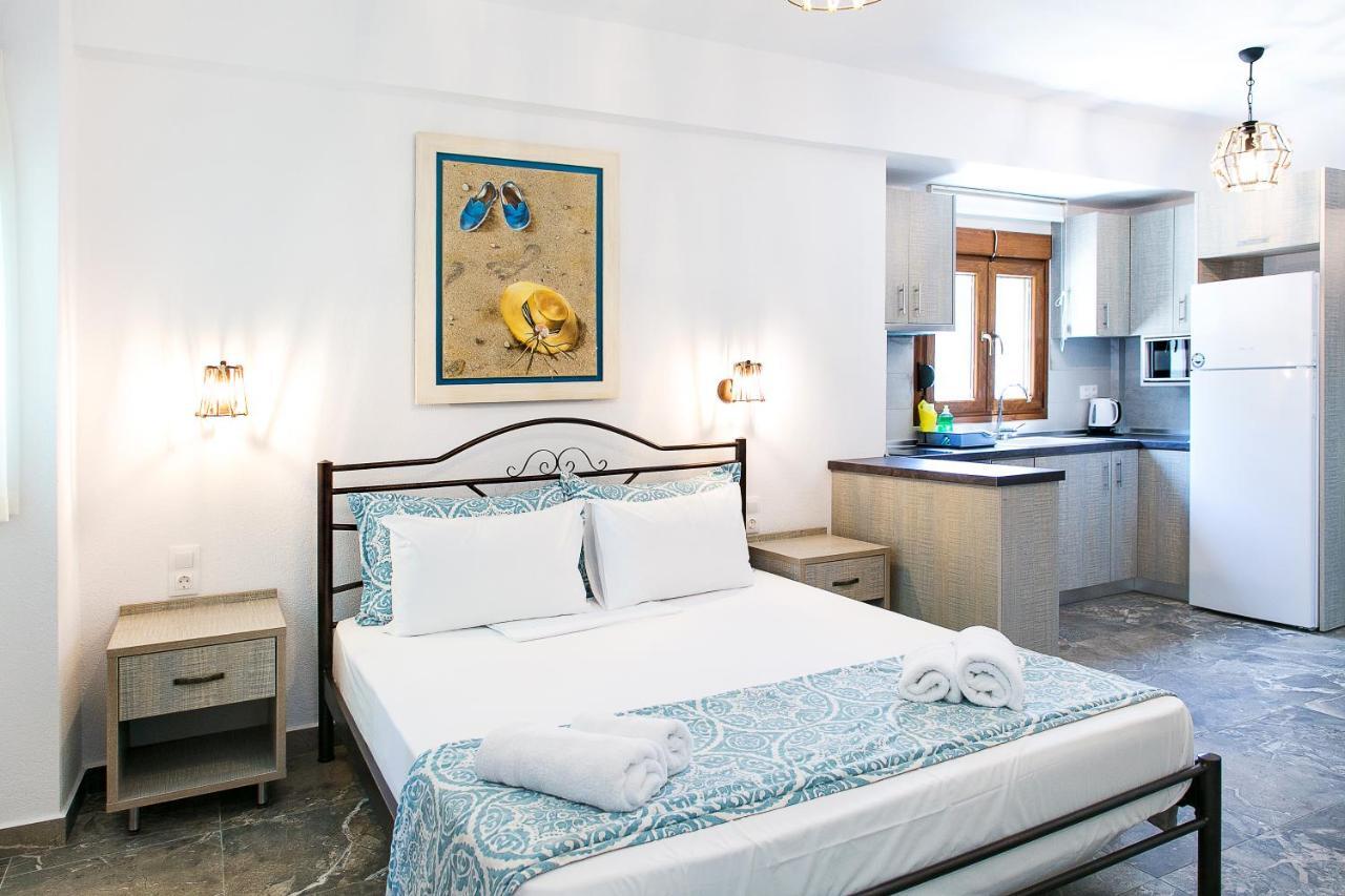וורוורו Alexandros Hotel Apartments מראה חיצוני תמונה